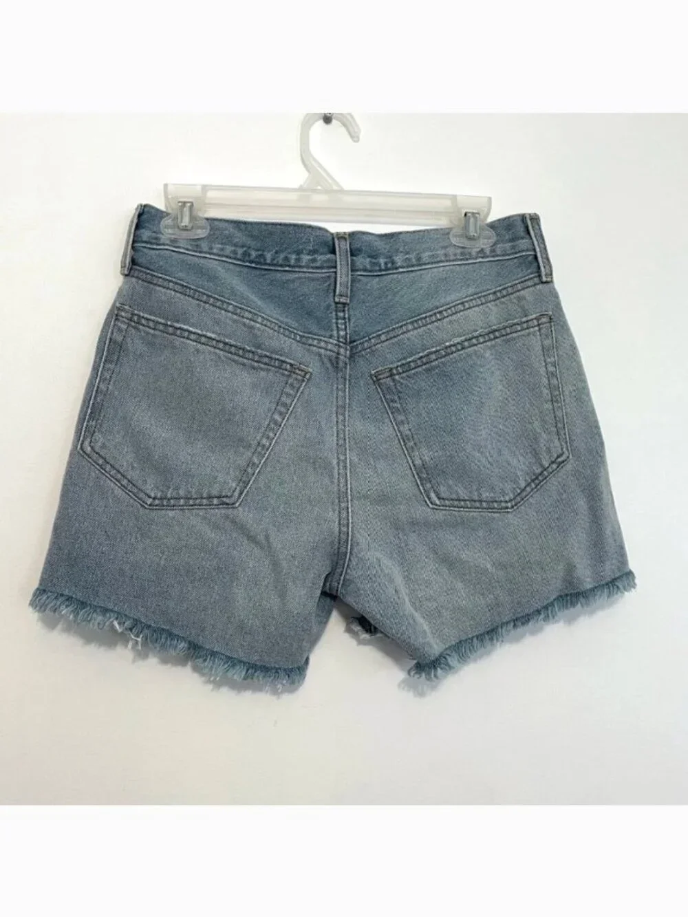 NEW NWT UNIVERSAL THREAD Mid Rise 90's Baggy Denim Shorts Light Wash Raw Hem 2
